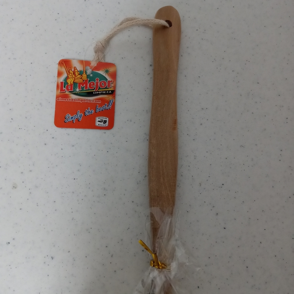 100% natural loofah sponge with handle - Picture 2 of 4